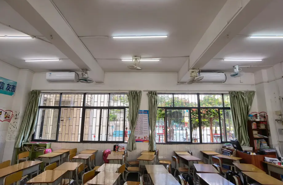 學?？照{集中控制系統(tǒng)：開啟校園舒適節(jié)能新篇章